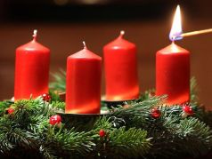 Первая свеча Адвента (свет надежды). Фото: www.sanctusjacobus.com Первая свеча Адвента (свет надежды). Фото: www.sanctusjacobus.com